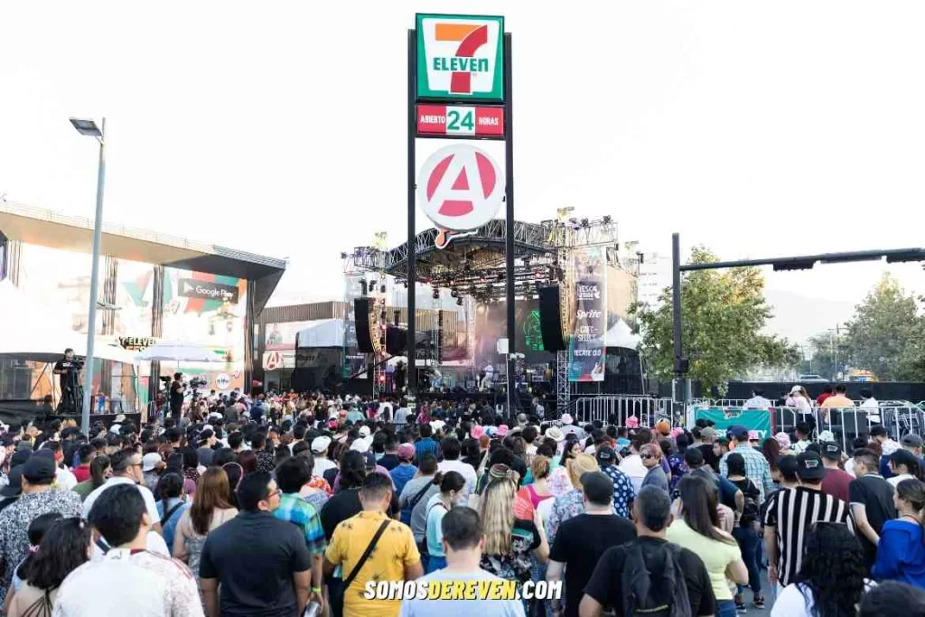 LOS AMIGOS INVISIBLES 7 ELEVEN FEST