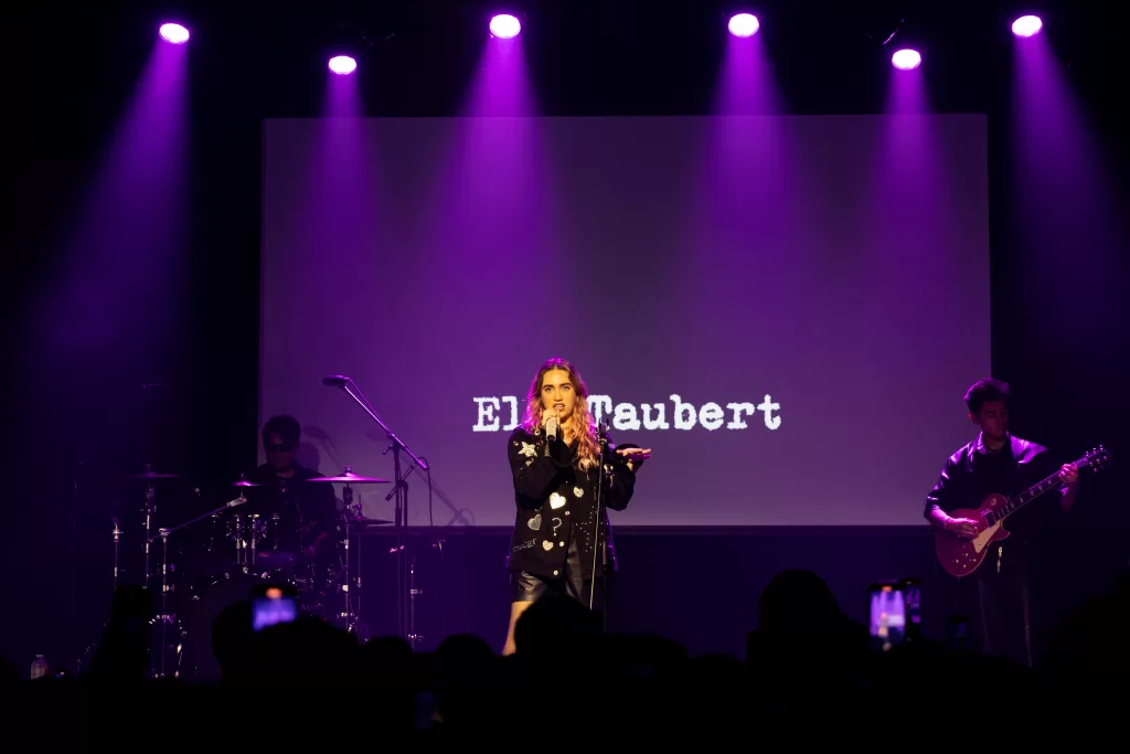 ELA TAUBERT EN FORO TIMS GALERÍA JULIO 2024